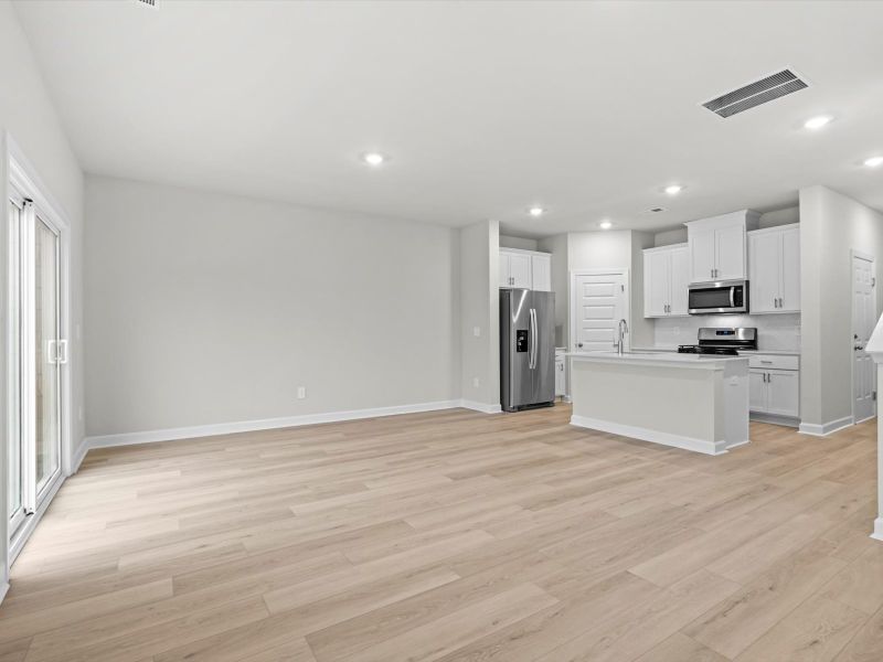 Spacious, unfurnished interior of a new home in Crossing at Abner Creek Townes, Greer (Image 13).