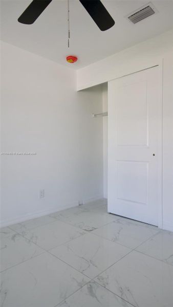 Spacious, unfurnished interior of a new home in , Fort Myers (Image 8).