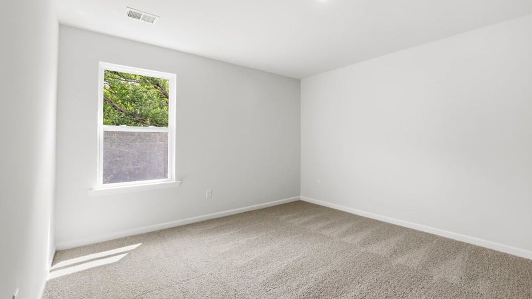 Spacious, unfurnished interior of a new home in Woodglen, Piedmont (Image 25).