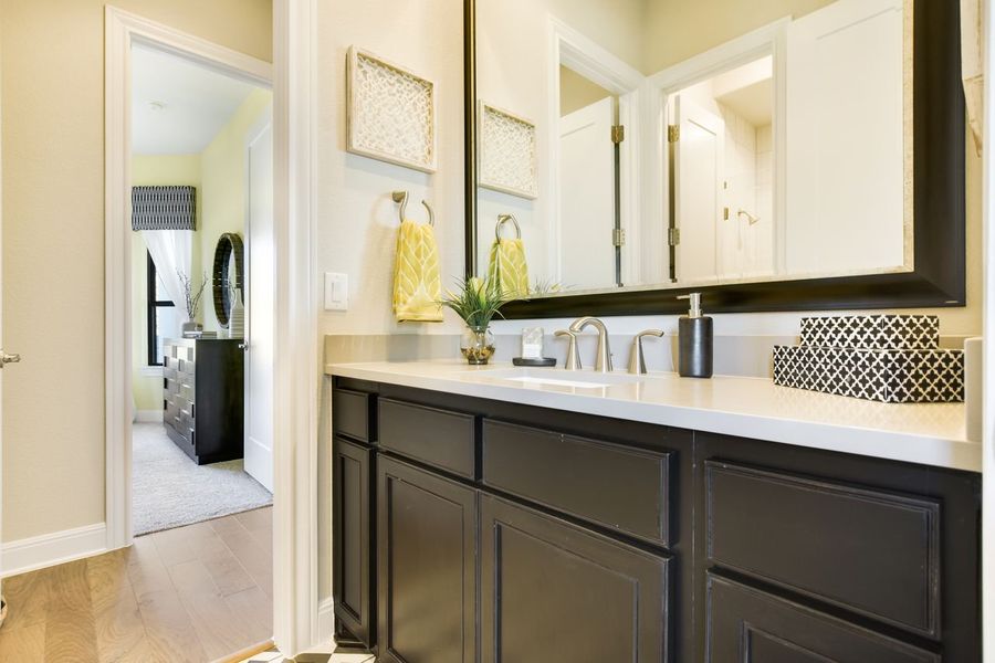Representative furnished interior of a home built from the Siena II by Giddens Homes in Clearwater Ranch, Liberty Hill (Image 8).