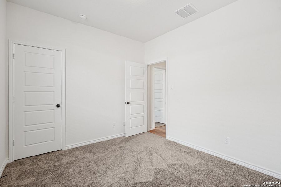 Spacious, unfurnished interior of a new home in Canyon Crest, San Antonio (Image 34). Spacious, unfurnished interior of a new home in Canyon Crest, San Antonio (Image 34).