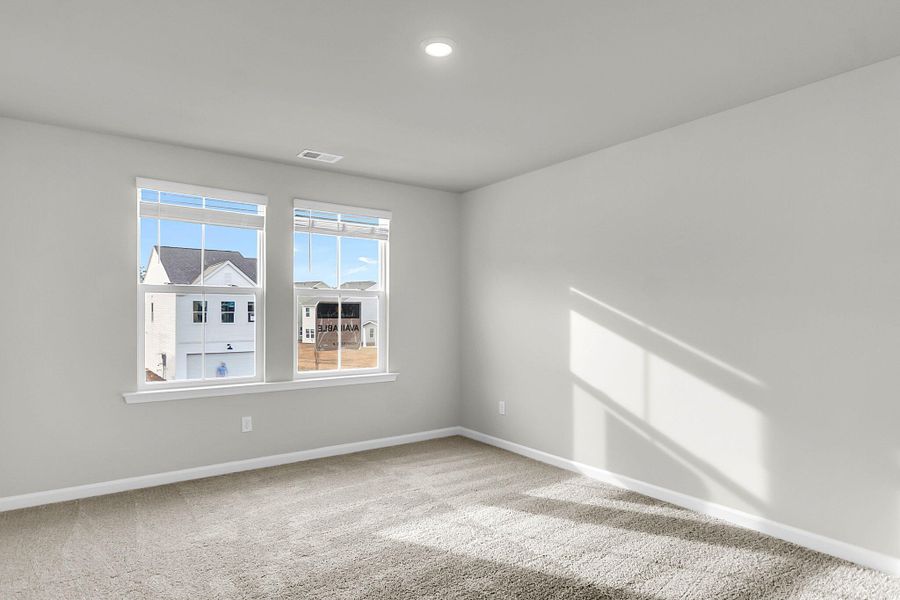 Spacious, unfurnished interior of a new home in Wildcat Chase, Summerville (Image 20).