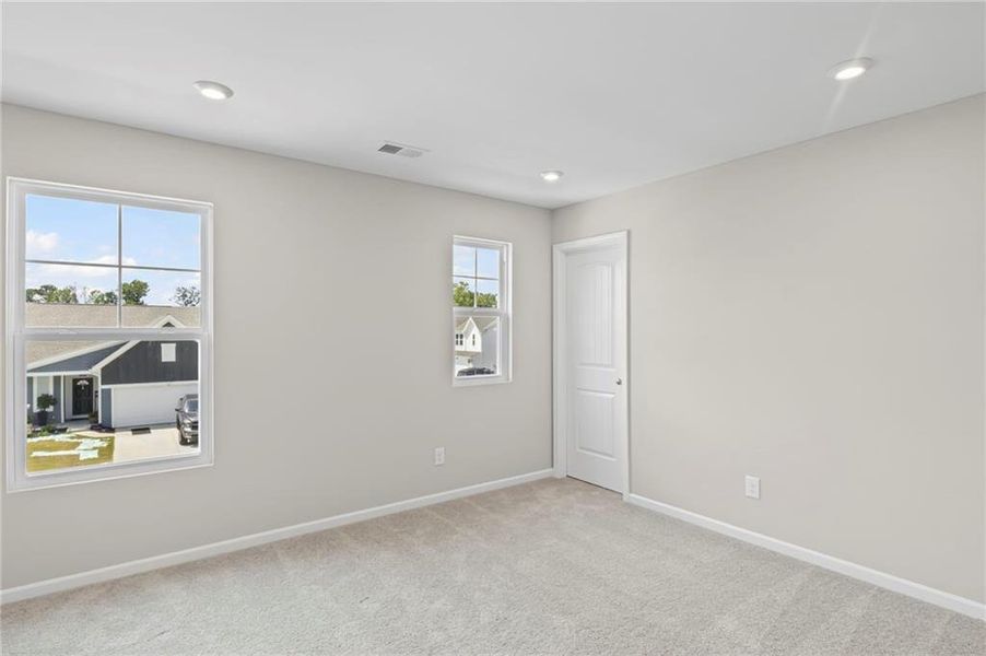 Spacious, unfurnished interior of a new home in Sage Woods, Dallas (Image 32). Spacious, unfurnished interior of a new home in Sage Woods, Dallas (Image 32).