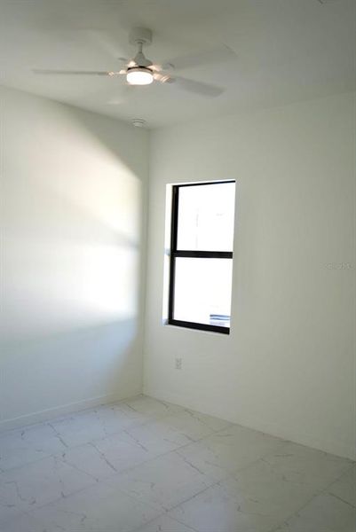Spacious, unfurnished interior of a new home in , Cape Coral (Image 13).