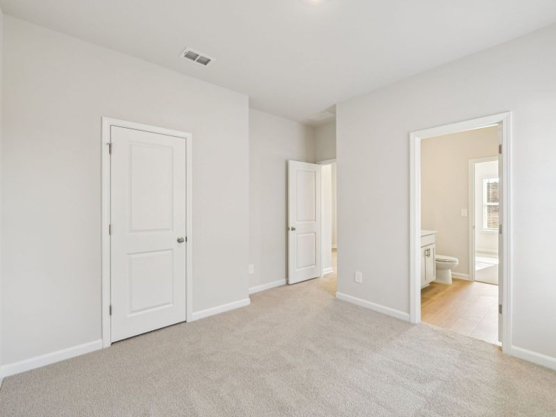 Spacious, unfurnished interior of a new home in Preserve at Mountain Creek, Pendergrass (Image 19).