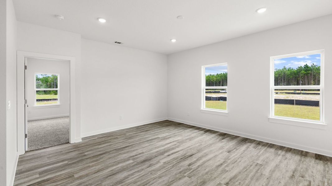 Representative unfurnished interior of a home built from the Walker by D.R. Horton in Ashton Park Phase III, Freeport (Image 25).