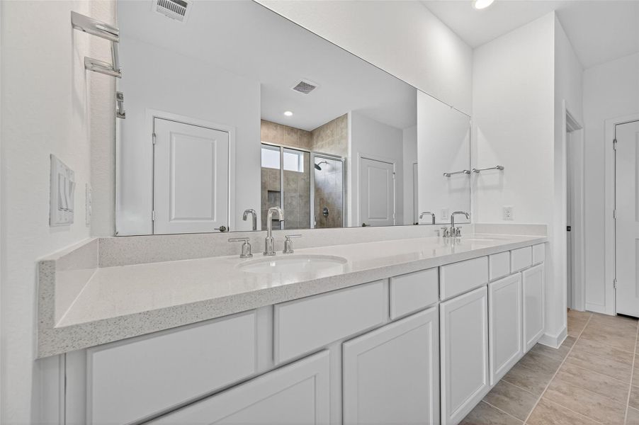 Furnished interior view inside a new home in 55+ Bonterra at Cross Creek Ranch 60s, Fulshear (Image 14). Furnished interior view inside a new home in 55+ Bonterra at Cross Creek Ranch 60s, Fulshear (Image 14).