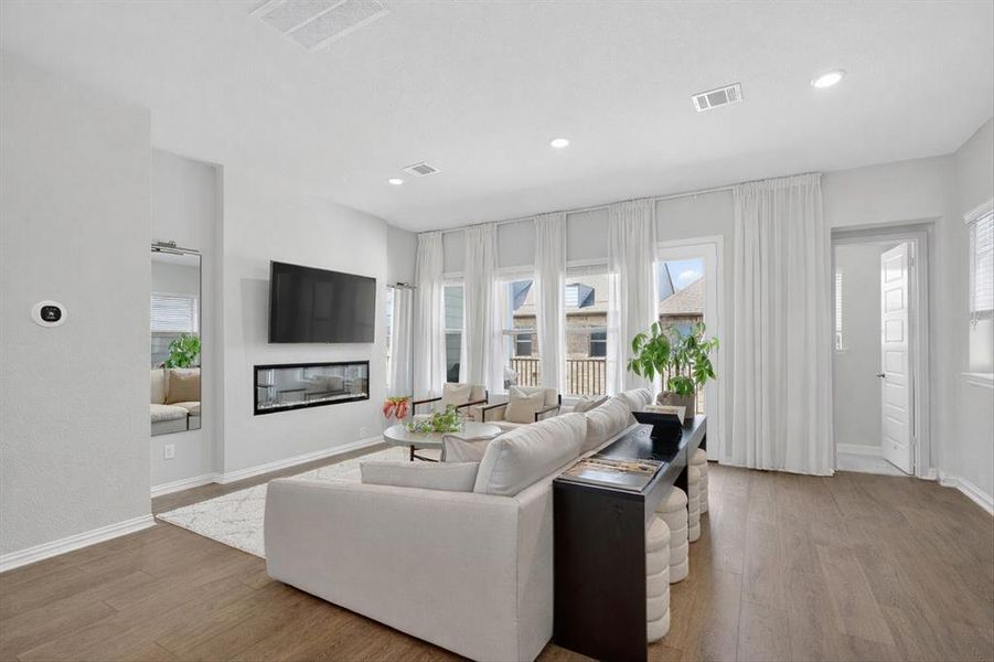 Furnished interior view inside a new home in , Dallas (Image 15).