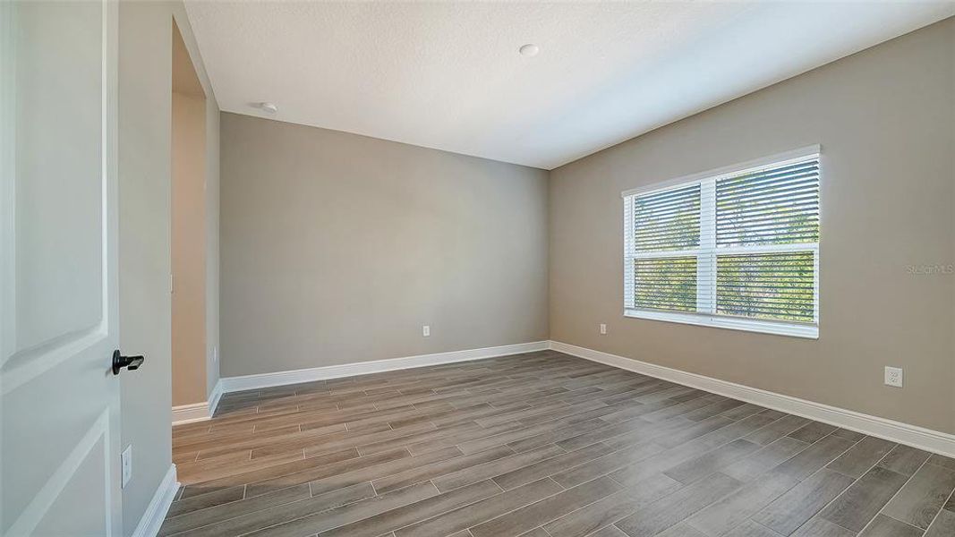 Spacious, unfurnished interior of a new home in , Venice (Image 29).