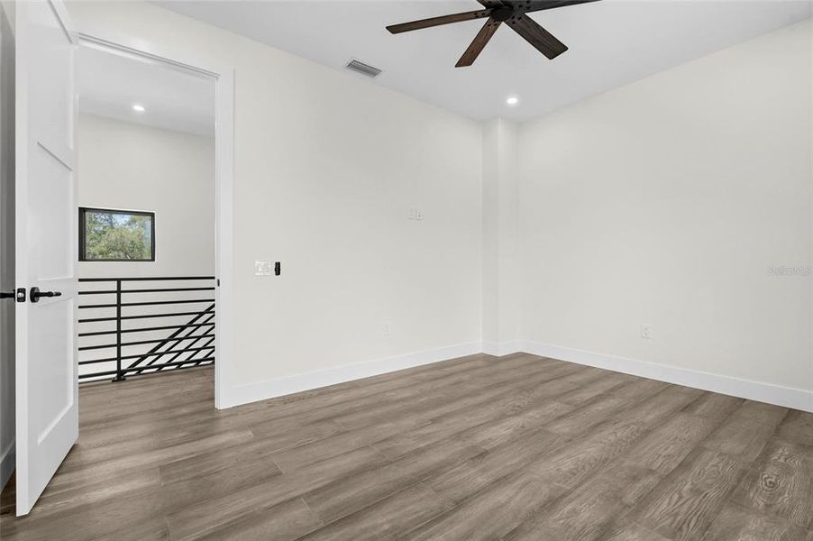 Spacious, unfurnished interior of a new home in , Sarasota (Image 58).