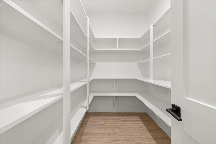 Spacious, unfurnished interior of a new home in , Iola (Image 18).
