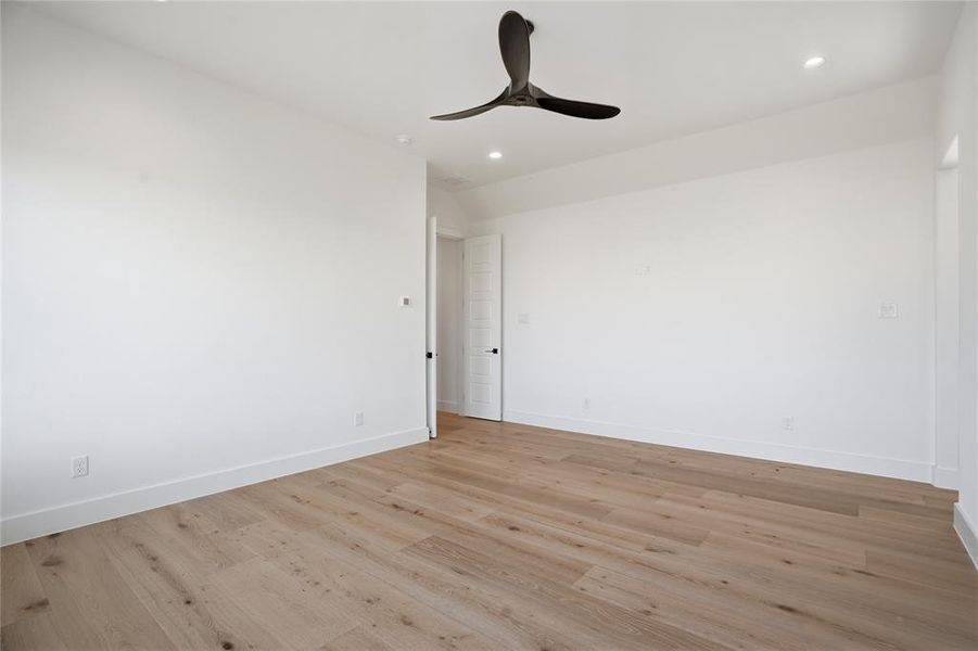 Spacious, unfurnished interior of a new home in Summit Ranch, Aledo (Image 29).