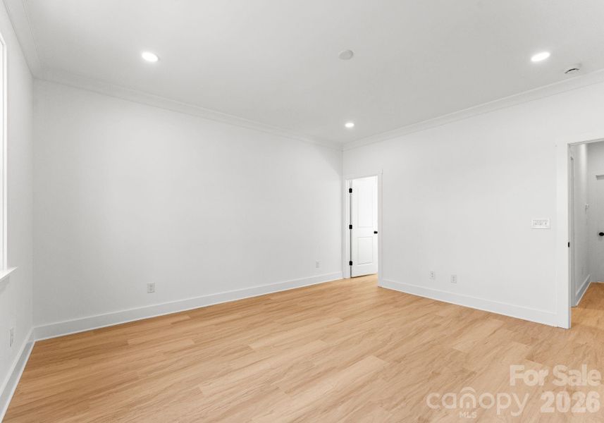 Spacious, unfurnished interior of a new home in , Shelby (Image 12).