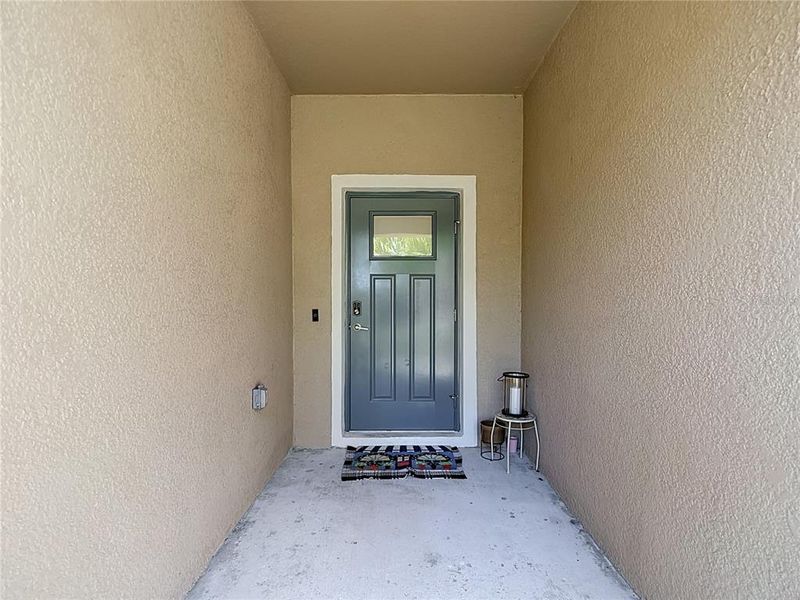 Exterior details and patio area of a home in , Land O' Lakes (Image 29).