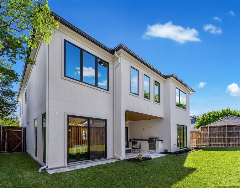 Exterior details and patio area of a home in , Dallas (Image 3).