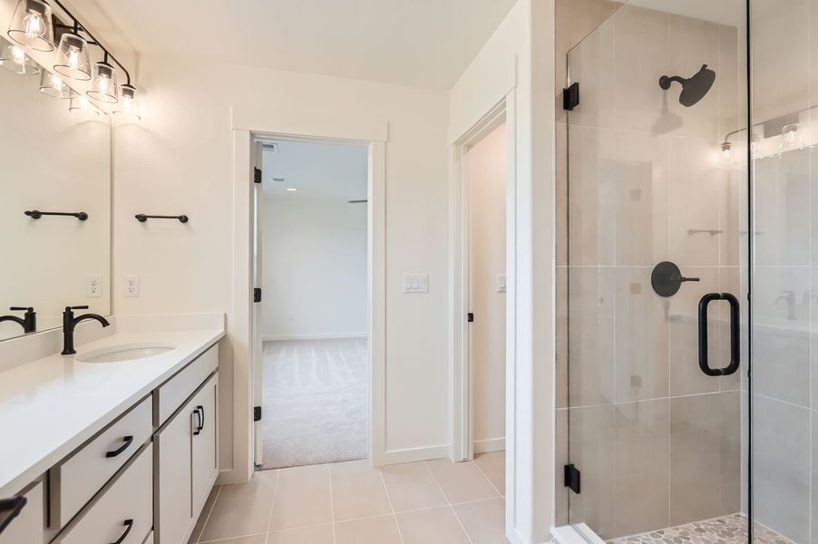 Plan V432 - Representative Photo - Main Bathroom