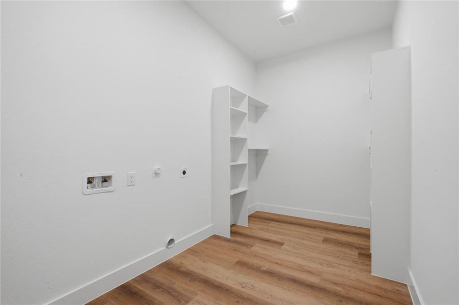 Spacious, unfurnished interior of a new home in , Dallas (Image 36). Spacious, unfurnished interior of a new home in , Dallas (Image 36).