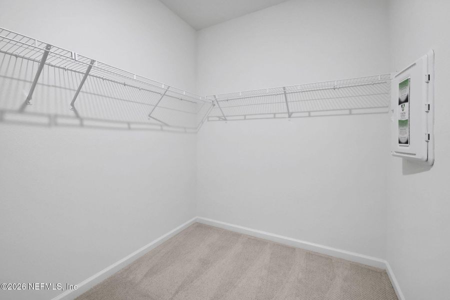 Spacious, unfurnished interior of a new home in Hyland Trail, Green Cove Springs (Image 17).