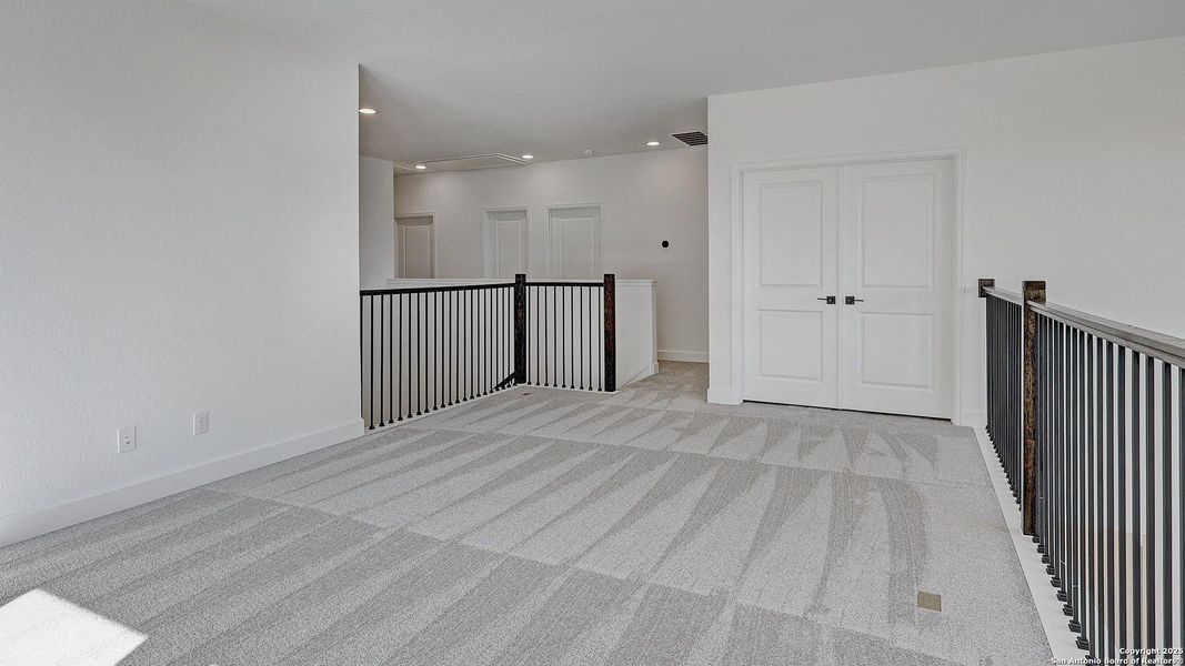 Spacious, unfurnished interior of a new home in Ranches At Creekside 55', Boerne (Image 22).