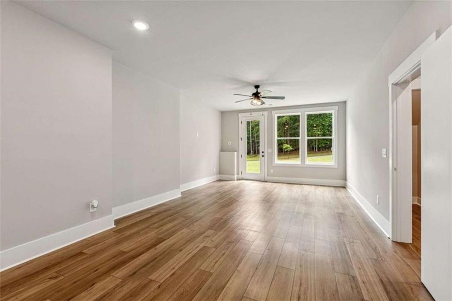 Spacious, unfurnished interior of a new home in , Gainesville (Image 24).