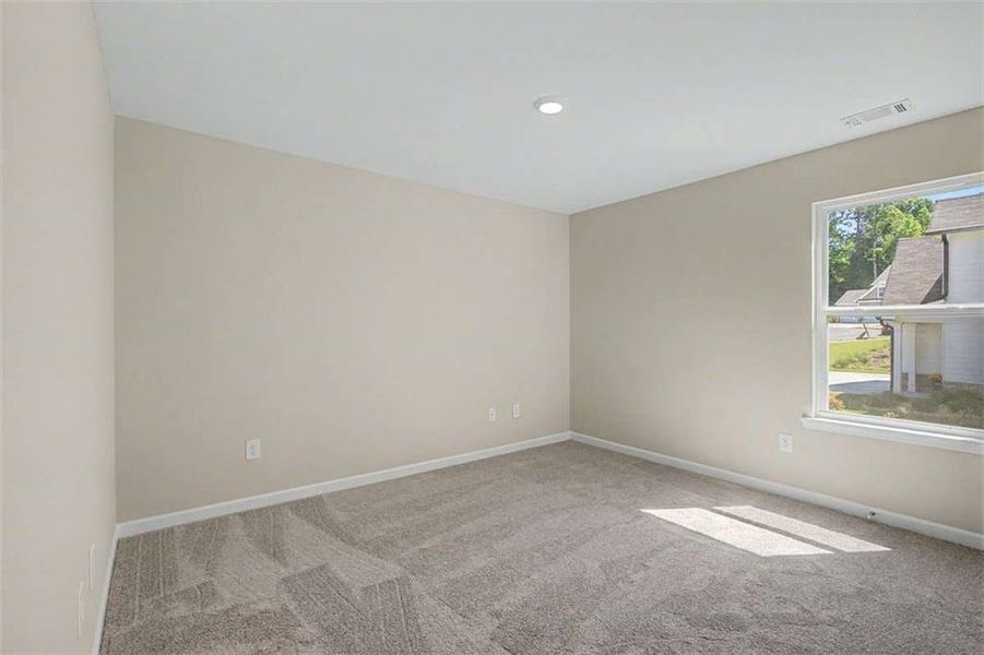 Spacious, unfurnished interior of a new home in Traditions at Cedarcrest, Dallas (Image 35).