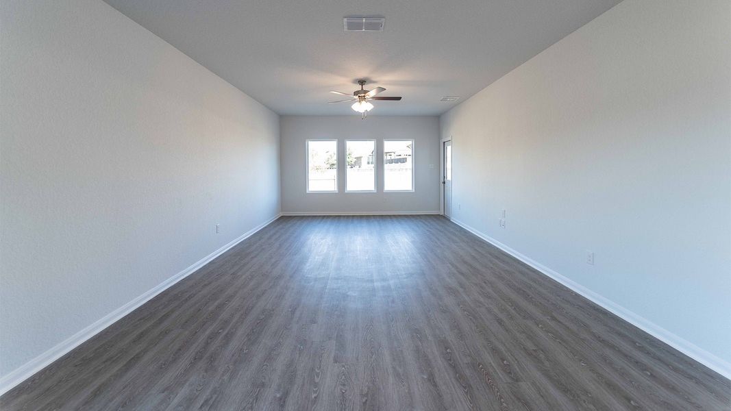 Spacious, unfurnished interior of a new home in Willow View, Converse (Image 19).