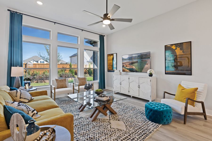 Furnished interior view inside a new home in Sandbrock Ranch, Aubrey (Image 8).