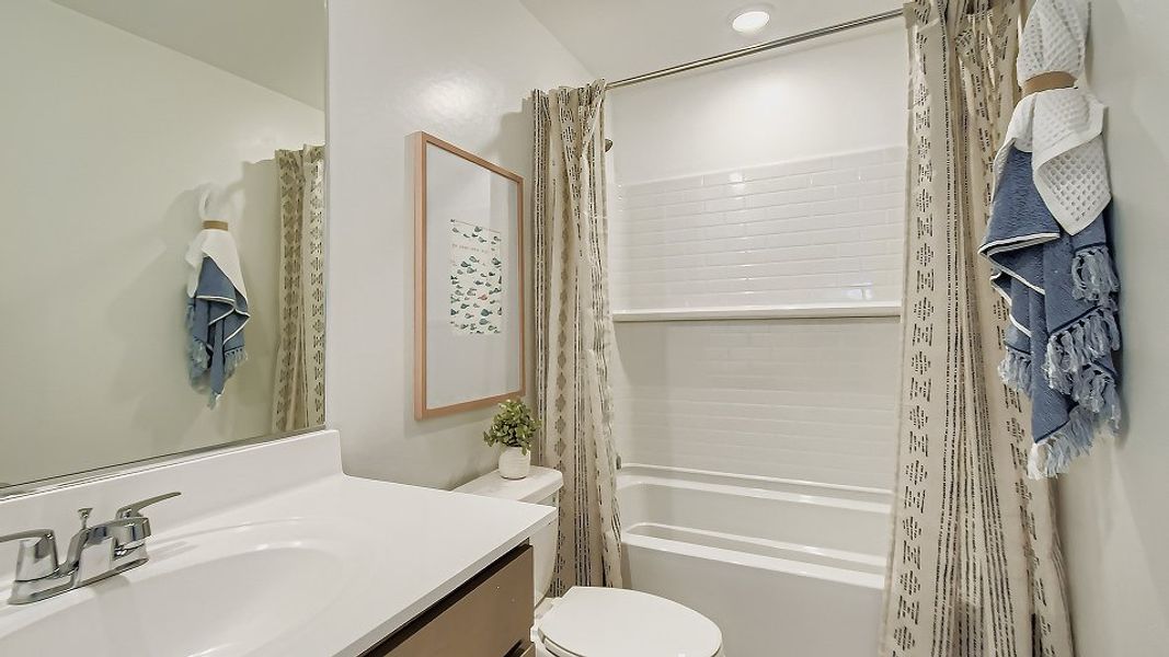 2556 Iris Bath2 F1 Base2