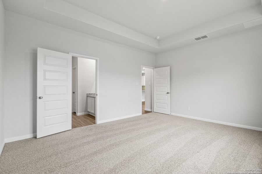 Spacious, unfurnished interior of a new home in Cinco Lakes, San Antonio (Image 20).