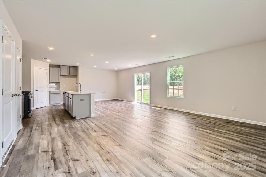 Living Room (example) Living Room (example)