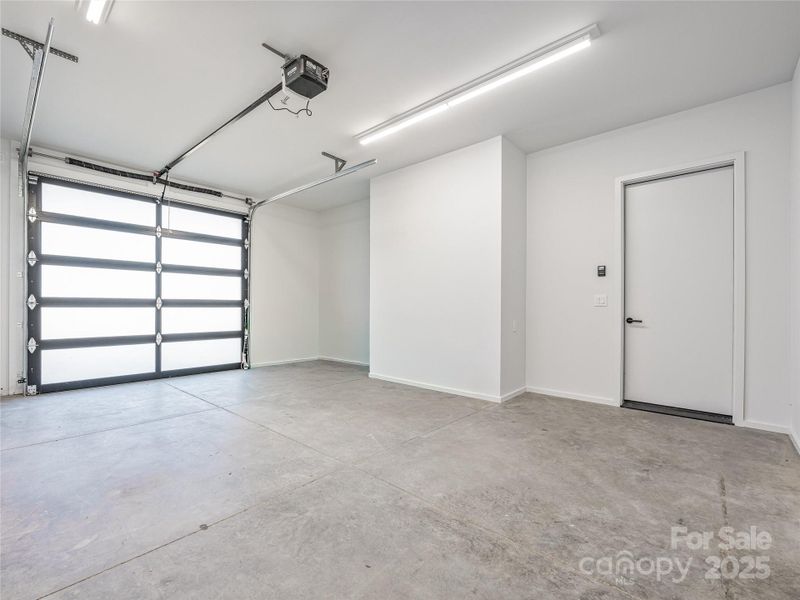 Spacious, unfurnished interior of a new home in , Asheville (Image 20).