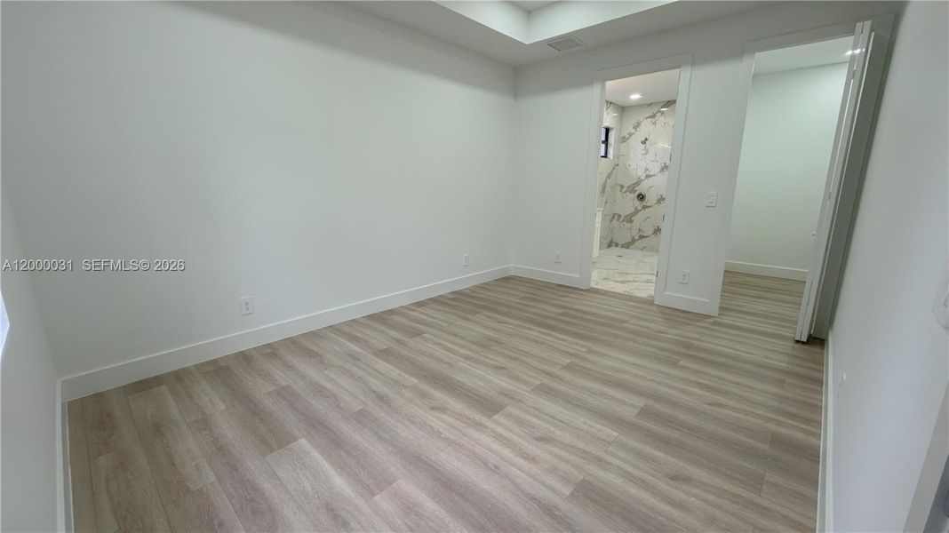 Spacious, unfurnished interior of a new home in , Fort Myers (Image 19).
