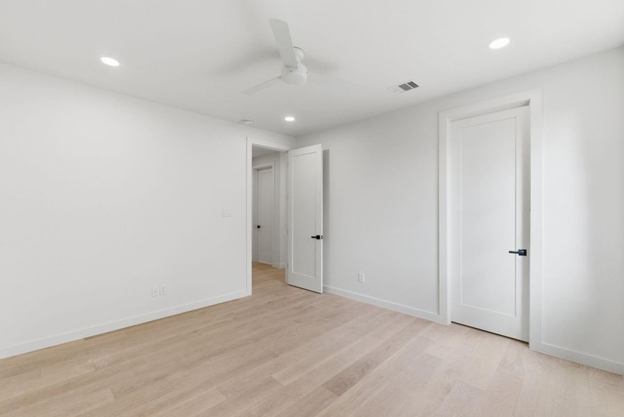 Spacious, unfurnished interior of a new home in , Houston (Image 37).