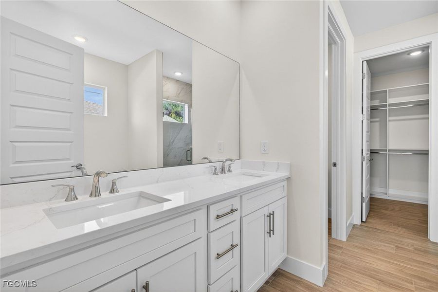 Furnished interior view inside a new home in Cape Coral, Cape Coral (Image 14).