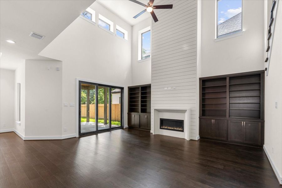 Spacious, unfurnished interior of a new home in , Houston (Image 33).