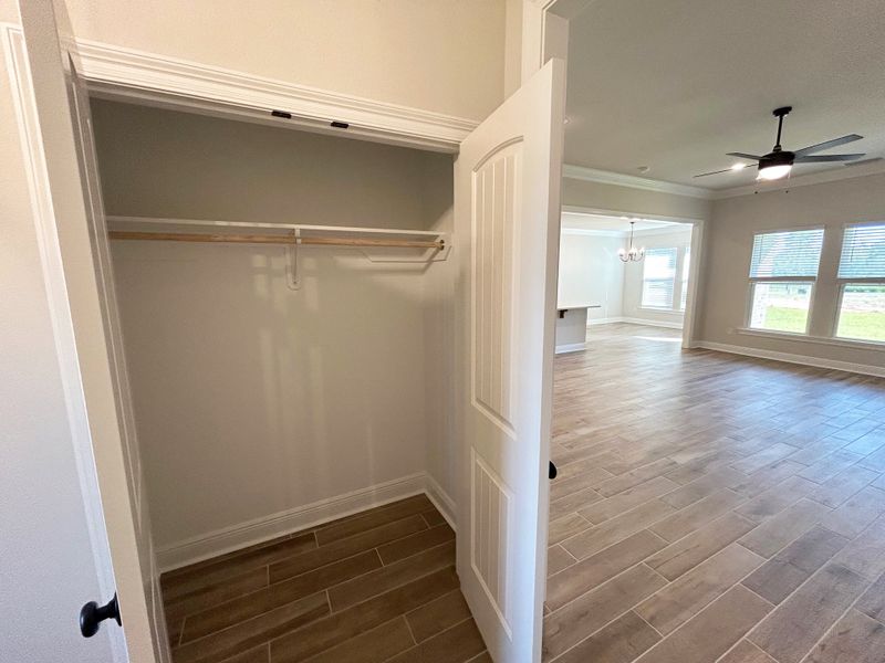 Spacious, unfurnished interior of a new home in Natureview, Freeport (Image 16).