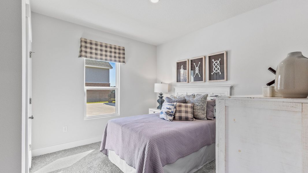 Furnished interior view inside a new home in Colonial East, Panama City Beach (Image 25).