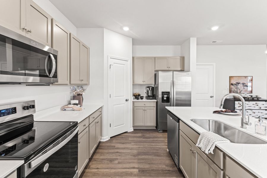 2,433sf New Home in Jacksonville, NC.  - Slide 15