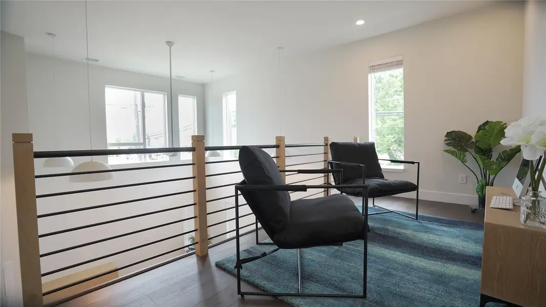 Flex space, office space, relaxing space.