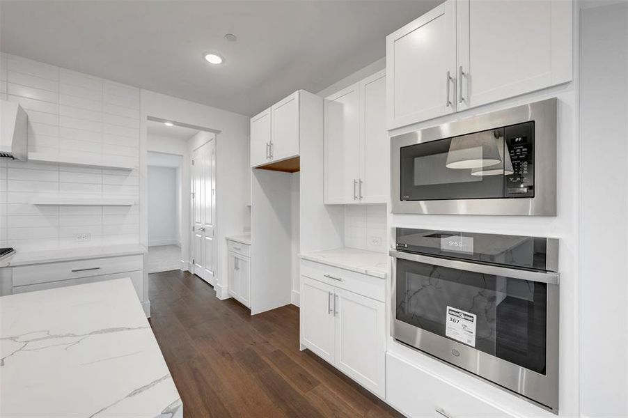 Furnished interior view inside a new home in Kreymer at the Park, Wylie (Image 14).