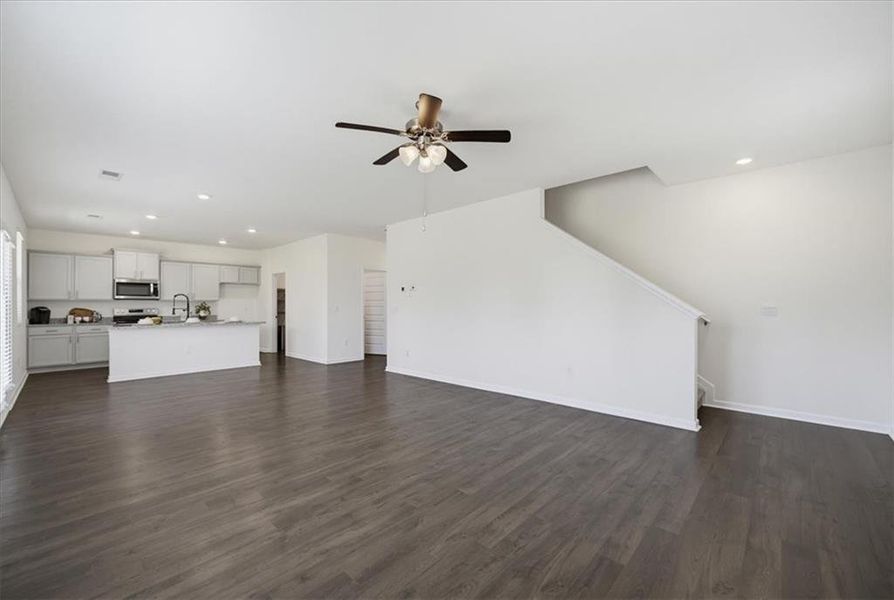 Spacious, unfurnished interior of a new home in Twin Lakes, Hoschton (Image 43). Spacious, unfurnished interior of a new home in Twin Lakes, Hoschton (Image 43).