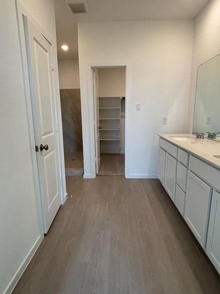 Furnished interior view inside a new home in Canterra Creek: Classic Collection, Rosharon (Image 4).