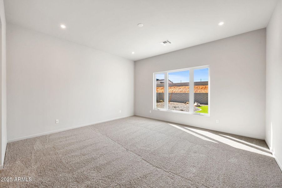 20-Primary Bedroom (1)