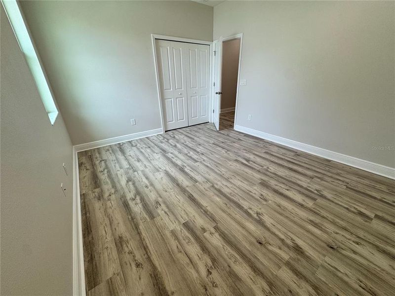 Spacious, unfurnished interior of a new home in , Dade City (Image 51).