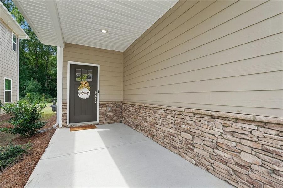 Exterior details and patio area of a home in Windmill Park, Carrollton (Image 2). Exterior details and patio area of a home in Windmill Park, Carrollton (Image 2).