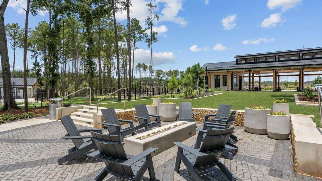 Furnished interior view inside a new home in Silverthorne, Conroe (Image 4).