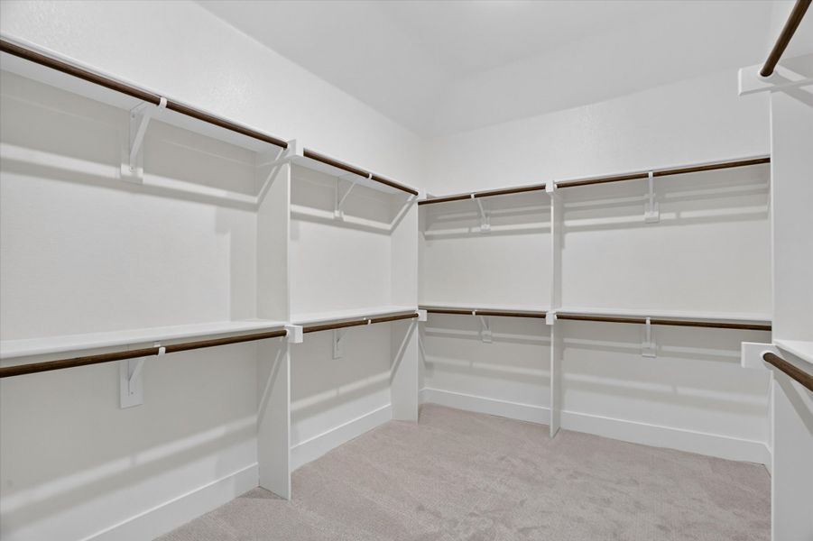 Spacious, unfurnished interior of a new home in Timberview Preserves, Weatherford (Image 32).