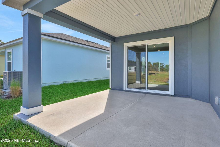 Exterior details and patio area of a home in Cedar Creek, Jacksonville (Image 4).