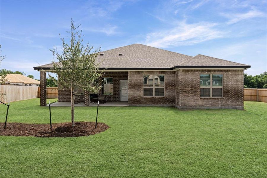 Exterior details and patio area of a home in , Lorena (Image 23).