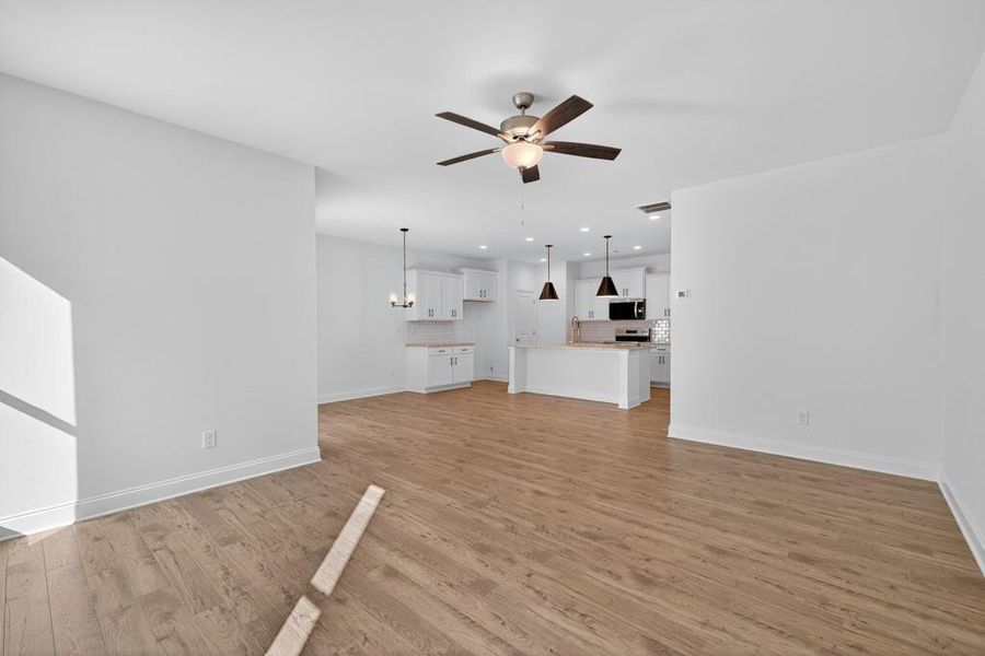 Spacious, unfurnished interior of a new home in , Jefferson (Image 23).